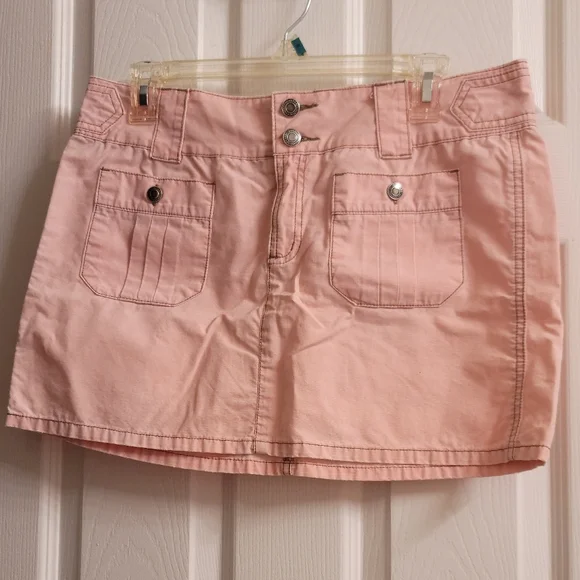 American Eagle Outfitters Woman's Skirt Size 8 Pink 4 Pockets Light Used 1 time - Picture 1 of 10
